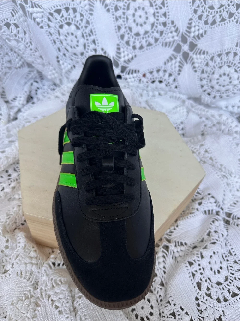 adidas Samba OG Black Screaming Green Gum JR0911 Men's Size 11 BNIB Deadstock